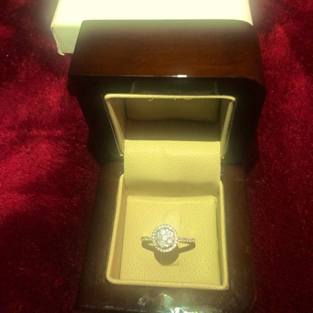GOLD DIAMOND ENGAGEMENT RING .5 VS F